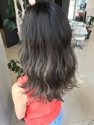 セミロング カラー Oopsレイヤー 加藤澄都のヘアスタイル