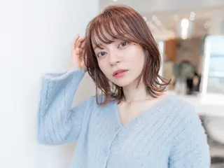 ミディアム カラー 🉐レイヤー/塩見 弘樹🉐渋谷のヘアスタイル