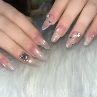 ネイル VIERU YURIのネイルデザイン