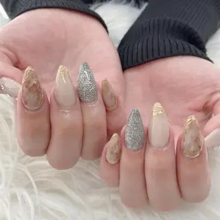 ミディアム ネイル Y. Sのネイルデザイン