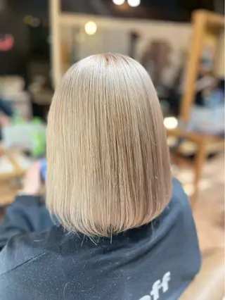 ミディアム ブリーチ・カットモデ ル募集中🫧高口小春のヘアスタイル