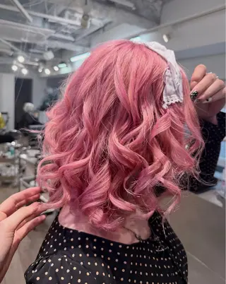 ショート カラー ヒマリ/ ベージュ/ハイトーンのヘアスタイル