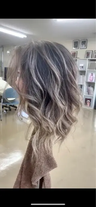 セミロング カラー 小川 修平のヘアスタイル