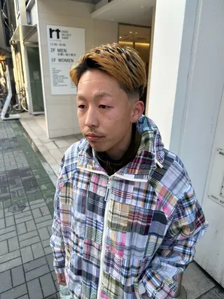 ショート カラー 俵 知広のヘアスタイル