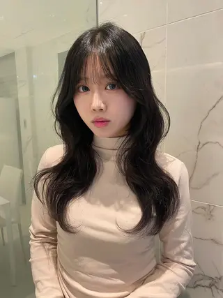 ロング アヴァンスクロス あべのルシアス店のヘアスタイル