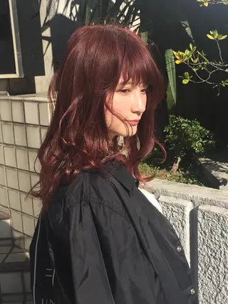セミロング カラー ホワイト&レイヤーカ ットエクステ長畠俊輔のヘアスタイル
