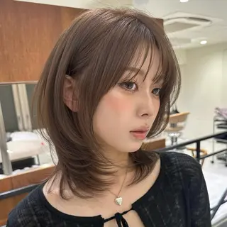 ミディアム カラー ヘアアレンジ 内大久保 列夏のヘアスタイル