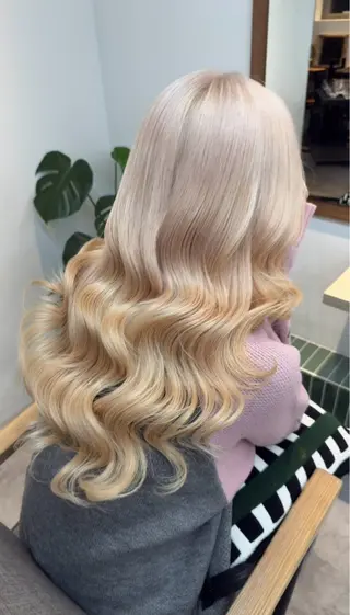 セミロング カラー IPPO 下北沢のヘアスタイル