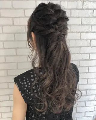 ロング ヘアアレンジ 小島 侑衣のヘアスタイル