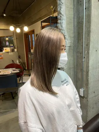 ミディアム 高山 妃のヘアスタイル