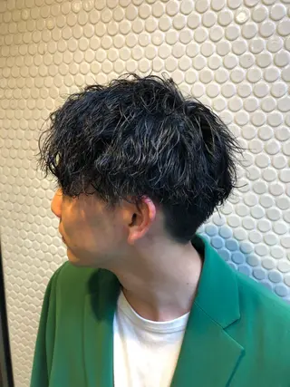パーマ メンズ 透明感カラー レイヤー亀井唯登のヘアスタイル