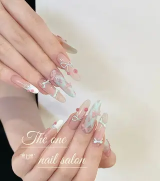 ネイル Theone栄店 伊藤のネイルデザイン