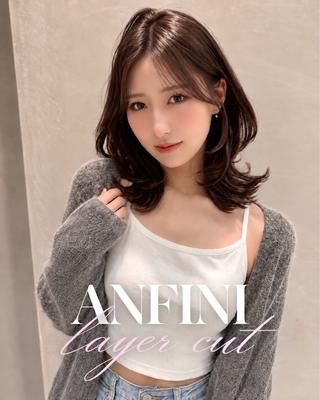 ミディアム REIYA 縮毛矯正 透明感カラーのヘアスタイル