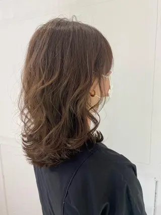 ミディアム カラー 似合わせレイヤー 阿波座/ふじむらのヘアスタイル