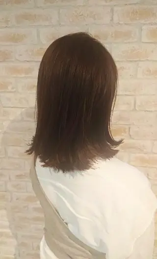 ミディアム カラー 赤松 摩美のヘアスタイル