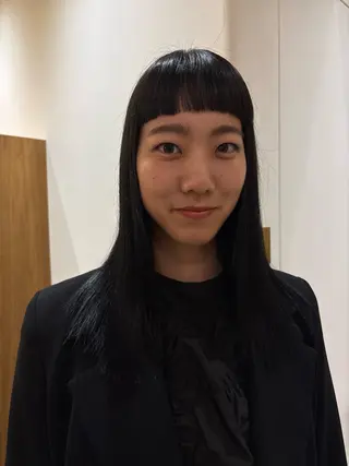 セミロング カラー shiozaki izumiのヘアスタイル