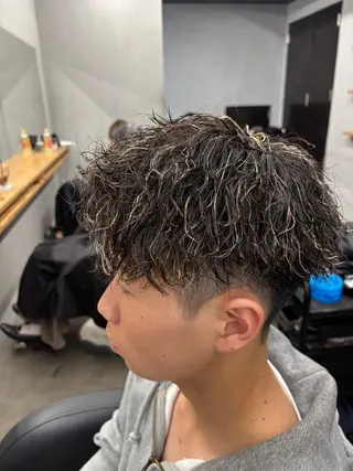 ショート カラー パーマ メンズ メンズ支持率NO.1 マサキのヘアスタイル