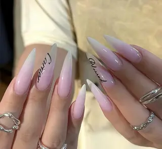 ネイル Pure&Rich Nailのネイルデザイン
