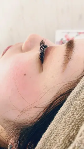 マツエク・マツパ 中村 眞歩のヘアスタイル