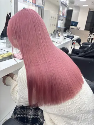 ロング カラー 🖤ハイトーン× レイヤー🖤SARAのヘアスタイル