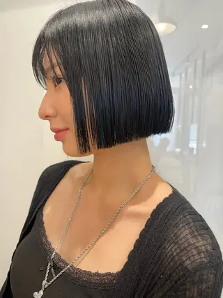 ショート NANA/ハイトーン メンズパーマのヘアスタイル