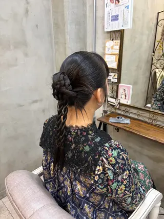 ロング ヘアアレンジ 艶髪/ハイトーン/ ヘアセット/モエノのヘアスタイル