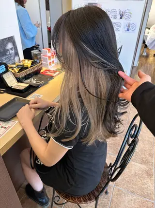 セミロング カラー ダメージレスブリーチ HIROSHIのヘアスタイル