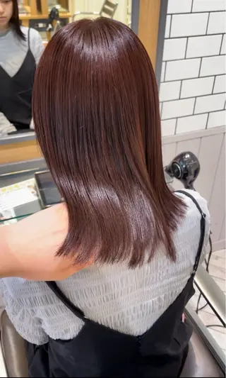 ミディアム カラー 山内 愛可のヘアスタイル