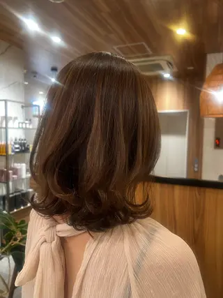 ミディアム カラー コバヤシ ユメのヘアスタイル
