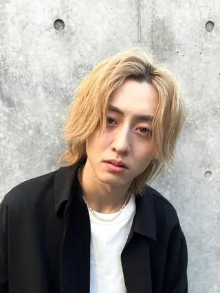 ミディアム カラー ハイトーンを育てる ブリーチカラー/牧原のヘアスタイル