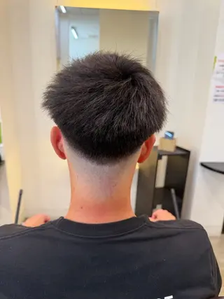 ショート メンズ 呉屋 俊介のヘアスタイル