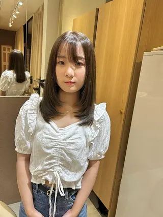 セミロング 阿部野 明優梨のヘアスタイル