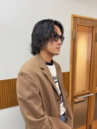 ミディアム パーマ メンズ 難波 晃助のヘアスタイル