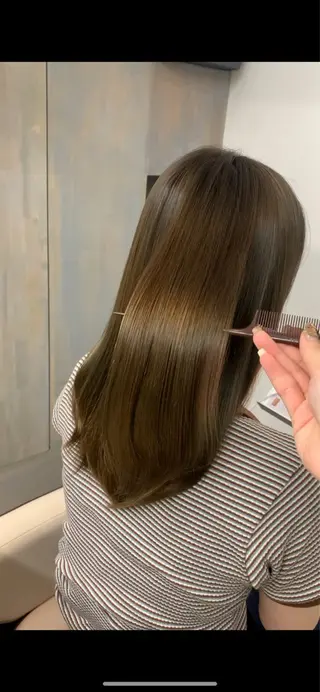 セミロング 髪質改善×艶カラー 🌼Haru🌼のヘアスタイル