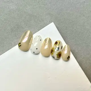 ネイル FROSCH/ Seinaのネイルデザイン