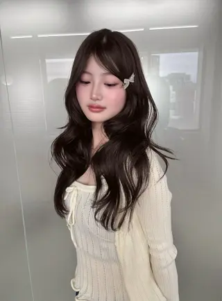 ロング 西尾 彩那のヘアスタイル