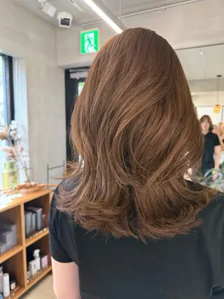 ミディアム サカモト ナオミのヘアスタイル