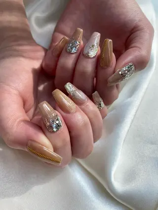ネイル SHIORI 📍渋谷 / 円山町のネイルデザイン