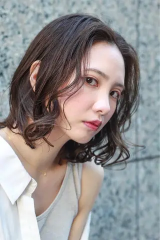 ミディアム カラー パーマ ヘアアレンジ メンズ キッズ ネイル マツエク・マツパ アイブロウ 《褒められる》 透明感カラー/小嶋のヘアスタイル