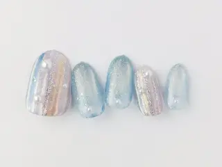 ショート Tiary🤍 Sachikaのネイルデザイン