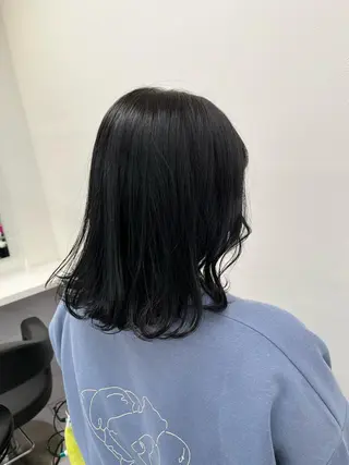 ミディアム 寒色/ベージュヘア ブリーチありMiOのヘアスタイル
