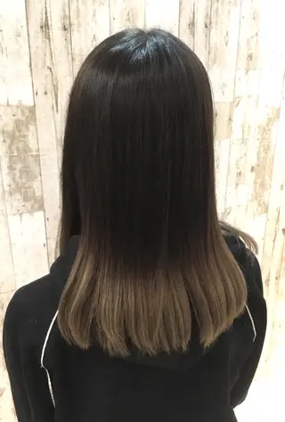 セミロング カラー 熊谷 奈菜のヘアスタイル