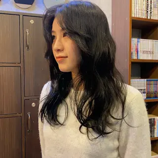 ロング カラー 比嘉 陽のヘアスタイル