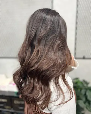 ロング 川畑 花菜のヘアスタイル