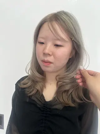 ロング カラー ひかり HAZELのヘアスタイル