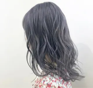 ミディアム カラー 名倉 伽奈のヘアスタイル