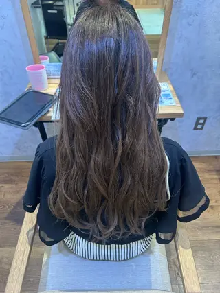 ロング 尾崎 恭子のヘアスタイル
