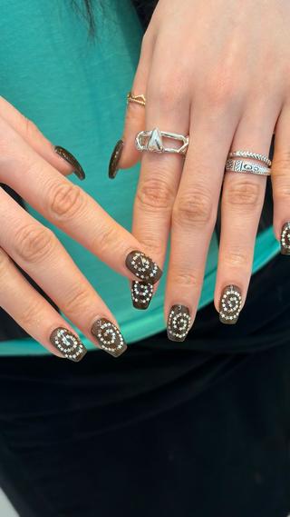 ネイル NAILSTUD!O YOROのネイルデザイン