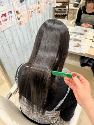 ロング [髪質改善カラー] 結城のヘアスタイル