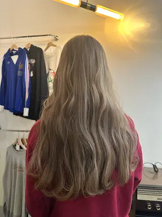ロング カラー 岩村 夏姫のヘアスタイル